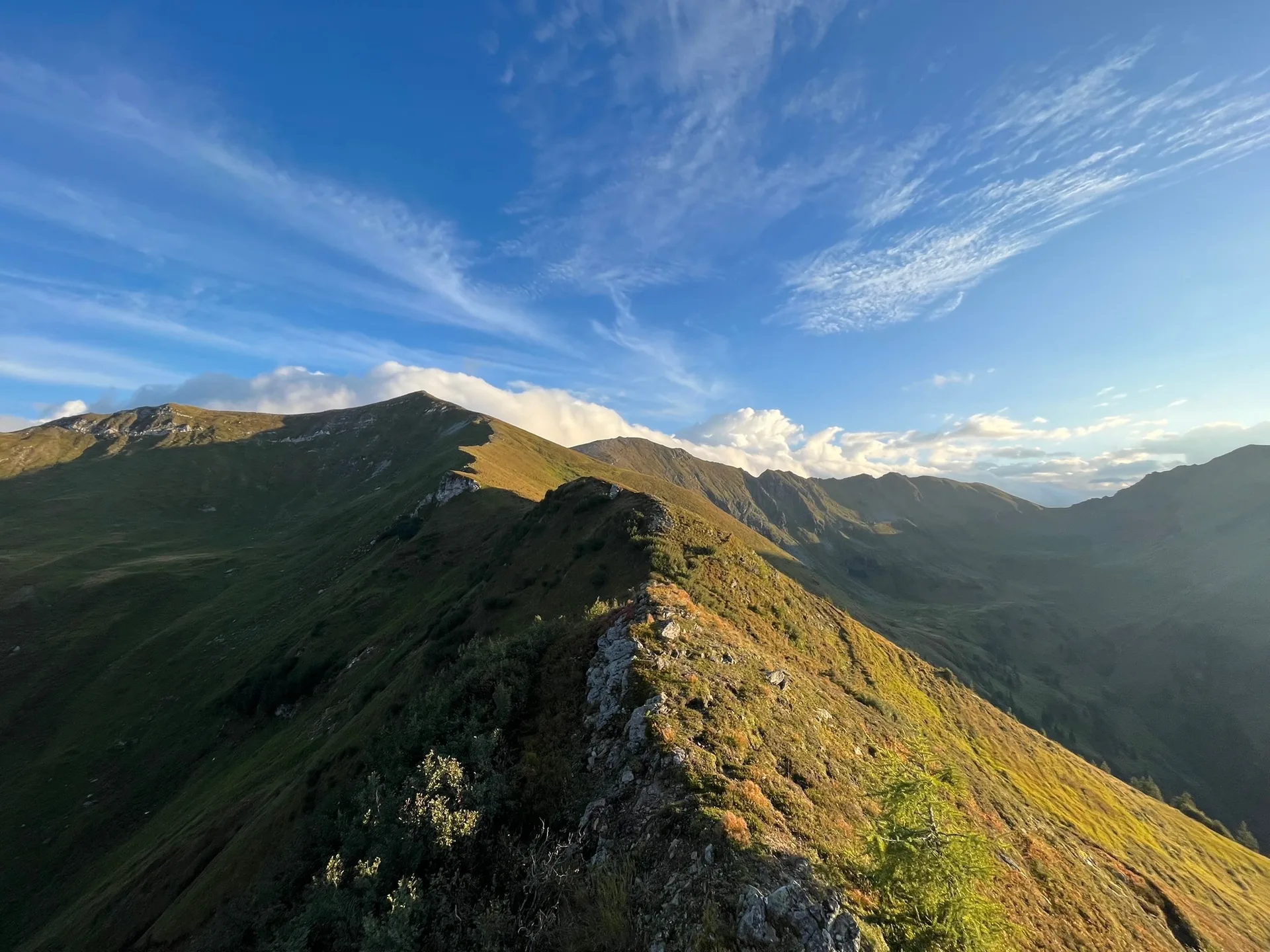 Traumhafte Aussicht nach 1.5 h Wanderung, unberührte Natur, weit abseits der Massen.