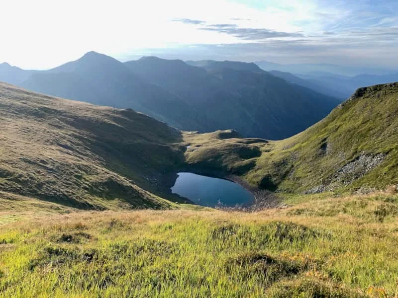 Zahlreiche Seen entlang von Wanderrouten.